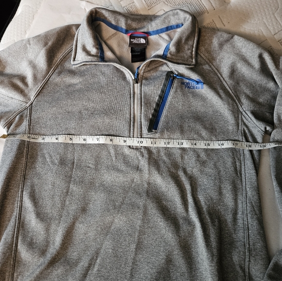 The North Face Women's sweater - Picture 9 of 14
